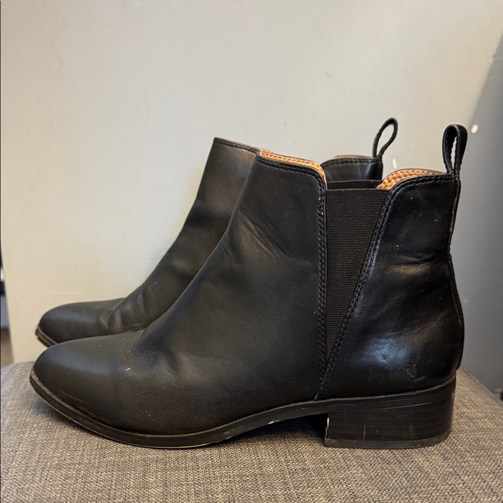 J. Crew Black Synthetic Leather Chelsea Boots Size 6.5